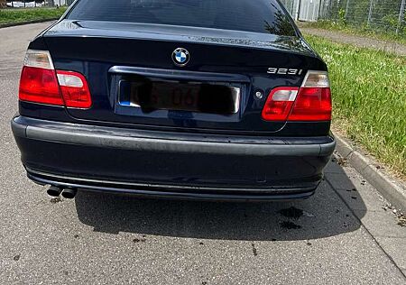 BMW 323