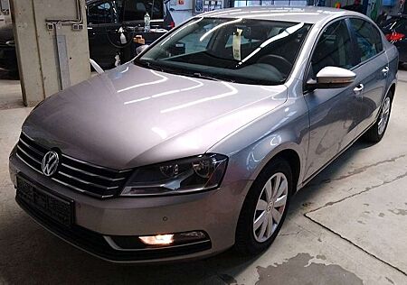 VW Passat Volkswagen Lim. Trendline BlueMotion 2.0TDI 140ps