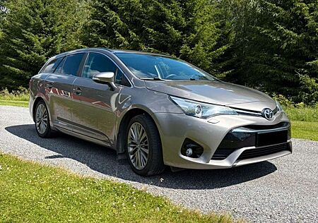 Toyota Avensis Touring Sports 1.6 D-4D Comfort
