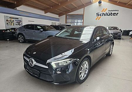 Mercedes-Benz A 250 e Business LED+Totw.+Navi+PTS+SHZ+VZE