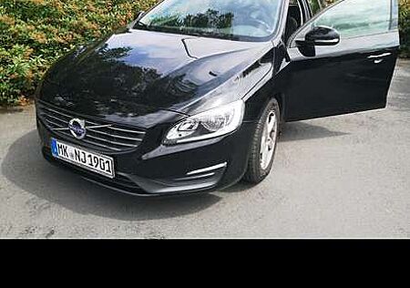 Volvo V60 D4