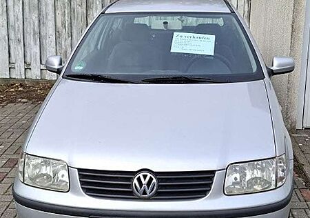 VW Polo Volkswagen 1.4 MPI / Match