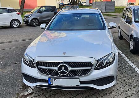 Mercedes-Benz E 220 d T 9G-TRONICAvantgarde