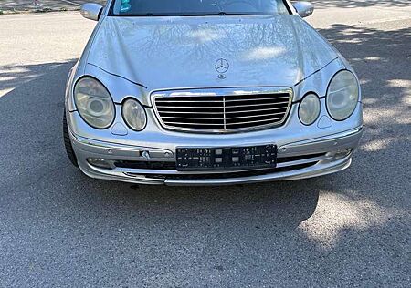 Mercedes-Benz E 220 Mercedes Benz CDI Avantgarde
