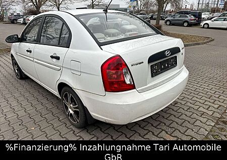 Hyundai Accent 1.4 GL 5-türer Klima, Radio-CD, 15" Alu's