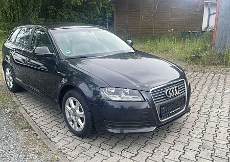 Audi A3 1.6 Ambiente Automatik Sitzheizung Teilleder