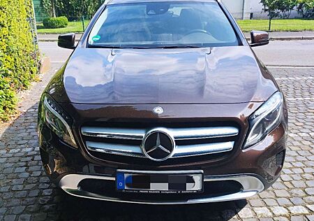 Mercedes-Benz GLA 250 4Matic 7G-DCT Urban