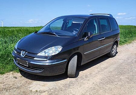 Peugeot 807 HDi 165 Family