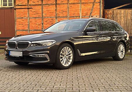 BMW 530d 530 xDrive Touring Aut. Luxury Line