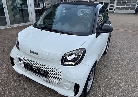 Smart ForTwo coupe EQ 22KW-SCHNELL/COOL&AUDIO *8000KM/Aus1.HAND
