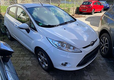 Ford Fiesta 1.25 Titanium Tuv neu Scheckheft Shz PDC Klima