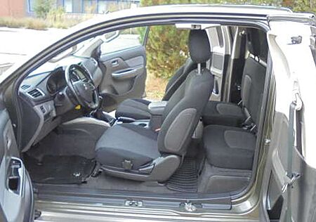 Mitsubishi L200 Club Cab PLUS 2.4 DI-D+ 4WD 6-Gang
