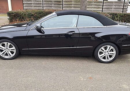Mercedes-Benz E 250 Cabrio BlueEFFICIENCY Comand/Navi/Leder
