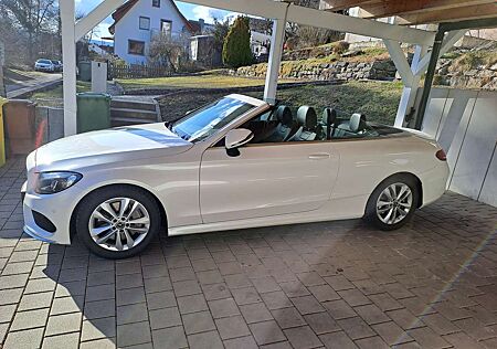 Mercedes-Benz C 250 Cabrio 9G-TRONIC AMG Line