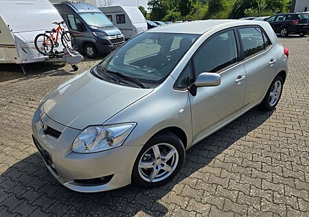 Toyota Auris Luna