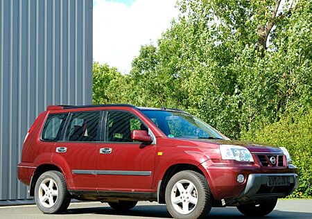 Nissan X-Trail 2,0 /wenig km/Rentnerfzg./AHK