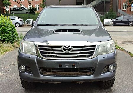 Toyota Hilux Xtracab 2012