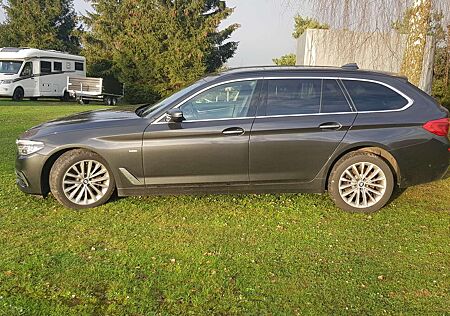 BMW 530d 530 5er Touring Diesel xDrive Touring Aut. Luxury
