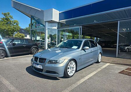 BMW 325 i Lim. Navigation Xenon Schiebedach