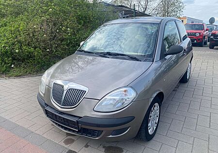 Lancia Ypsilon 1.2 8V