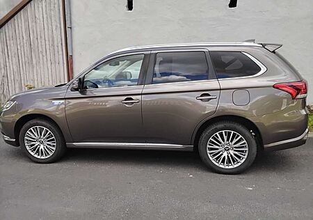 Mitsubishi Outlander 2.4 4WD Plug-In Hybrid Diamant