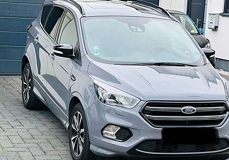 Ford Kuga 2.0 TDCi 4x4 Aut. ST-Line