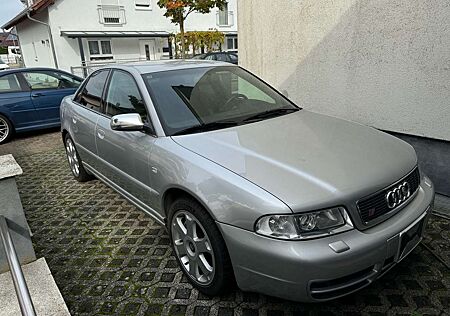 Audi S4 2.7 quattro Limousine