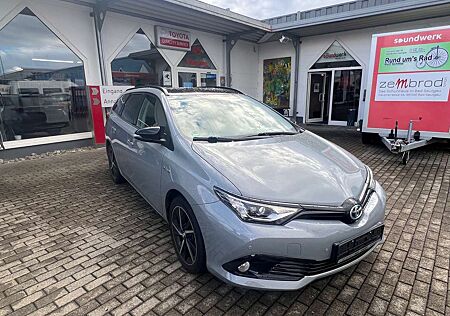 Toyota Auris Hybrid Cool