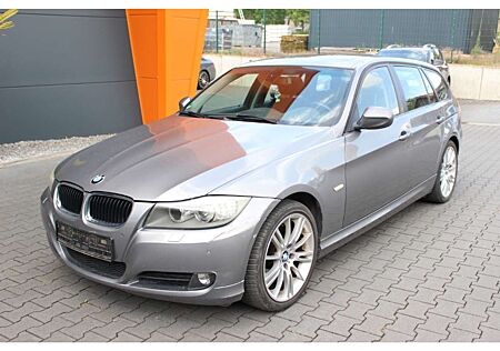 BMW 320 i Touring 3.Hand Panorama*Xenon*Klima*PDC