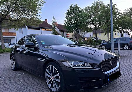 Jaguar XE 20d Aut. Portfolio