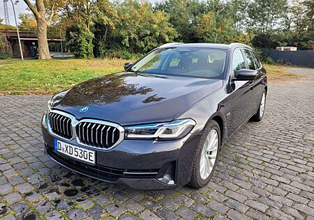 BMW 530 e Touring Automatik Leder Laser HeadUp AHK