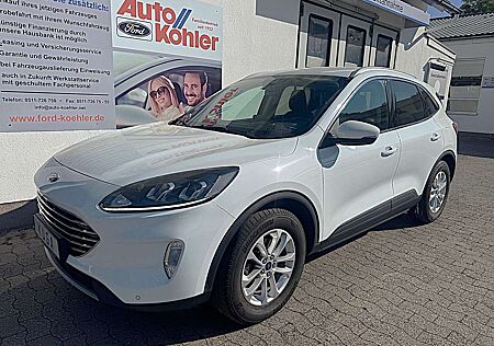 Ford Kuga Diesel-mild-Hybrid Titanium mit AHK 8-fach Reifen