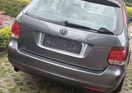 VW Golf Volkswagen 1.6 TDI DPF Comfortline