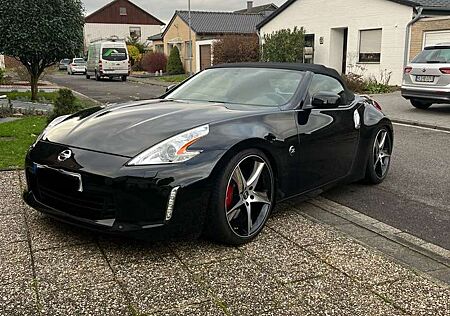 Nissan 370Z 370 Z Roadster Pack / Akrapovic
