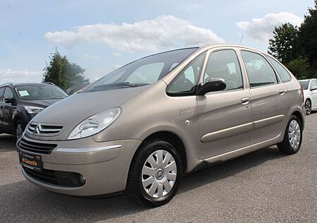 Citroën Xsara Picasso Citroen 1.6 16V Exclusive KLIMATR PDC AHK ALU