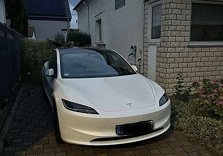 Tesla Model 3 Highland RWD Hinterradantrieb inkl. AHK