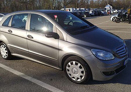 Mercedes-Benz B 170