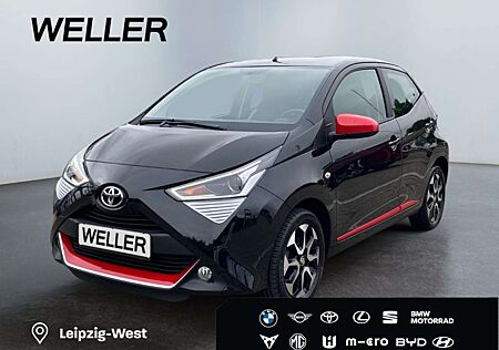 Toyota Aygo x-play club *CarPlay*Kamera*LMF*BT*Colorglas*