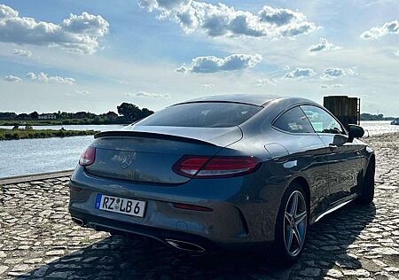Mercedes-Benz C 300 Coupe 9G-TRONICAMG Line