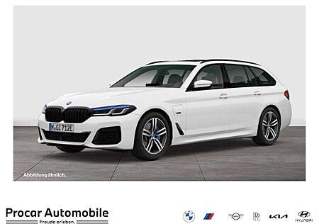 BMW 530 e xDrive Touring M Sport HUD PANO ACC RFK LM