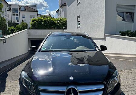 Mercedes-Benz GLA 200 (156.943)