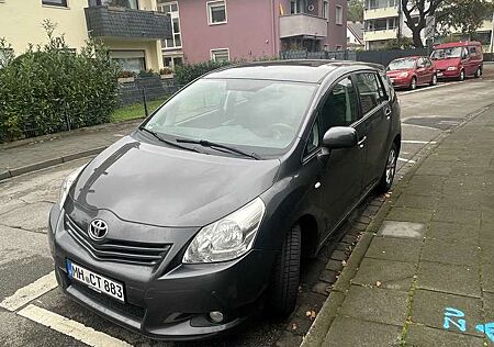 Toyota Verso 2.0 D-4D 7-Sitzer Life