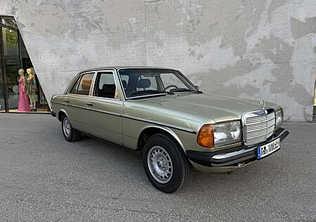 Mercedes-Benz 300 D