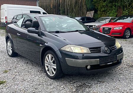 Renault Megane 2.0 Cabriolet Luxe Privilege | HU-09/26 |