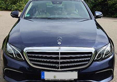 Mercedes-Benz E 300 d T 9G-TRONIC Exclusive