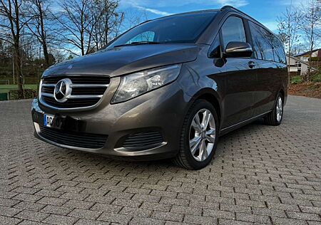 Mercedes-Benz V 220 d lang - AHK - 6 Sitze - top