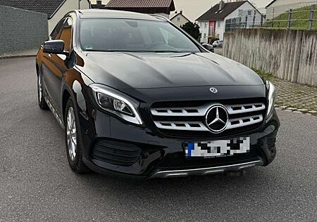 Mercedes-Benz GLA 250 4 MATIC AMG-Line