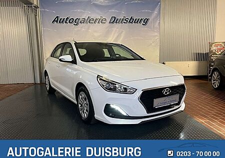 Hyundai i30 Select 1.4 Temp Klima Spurhalteass. Fernlichtass.