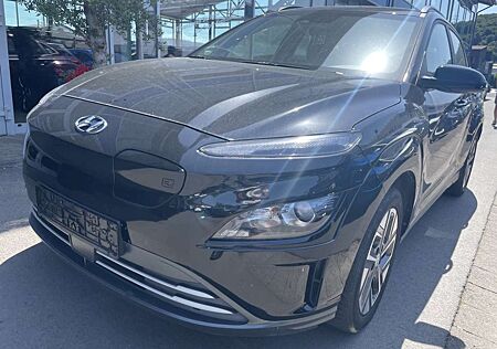 Hyundai Kona Select dig.Cockpit ACC R.Cam PDC SHZ DAB+