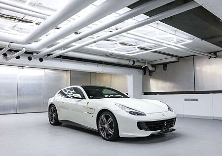 Ferrari GTC4 Lusso 6.3 V12 Warranty Panoramadach